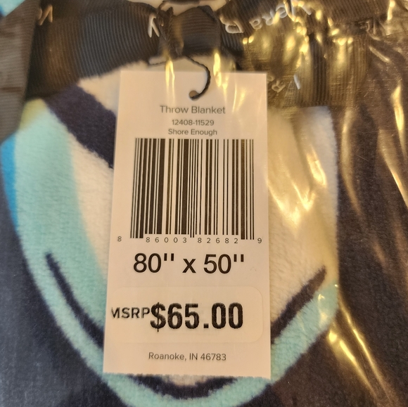 VERA BRADLEY | Shore Enough Throw Blanket - Picture 4 of 5